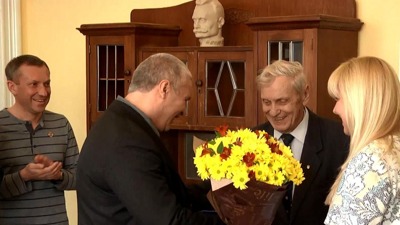 Молоді художники отримали нагороди за найкращі ескізи Івана Франка Молоді художники отримали нагороди за найкращі ескізи Івана Франка