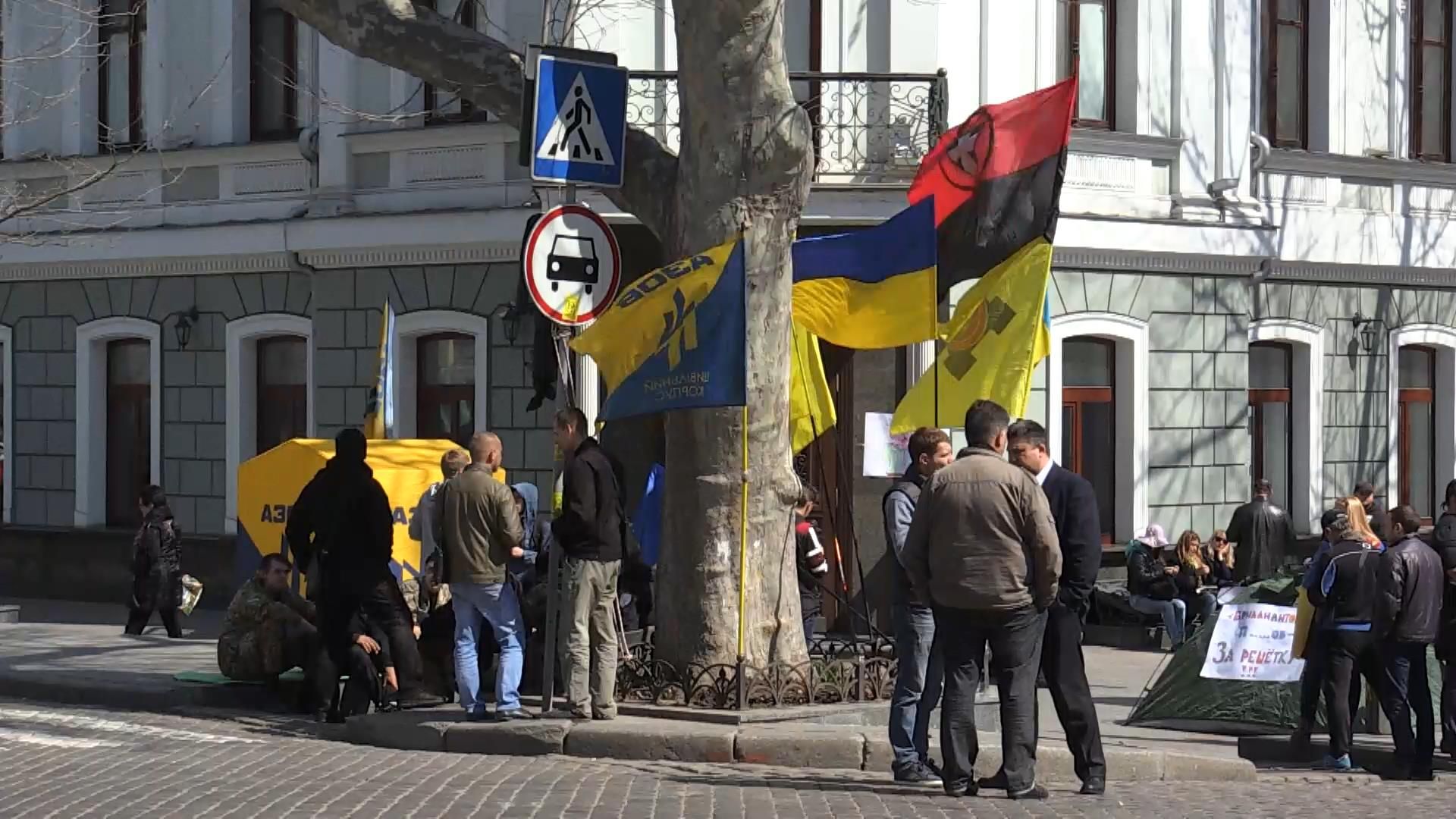 Намети і шини: одеські активісти вимагають відставки нового прокурора Намети і шини: одеські активісти вимагають відставки нового прокурора