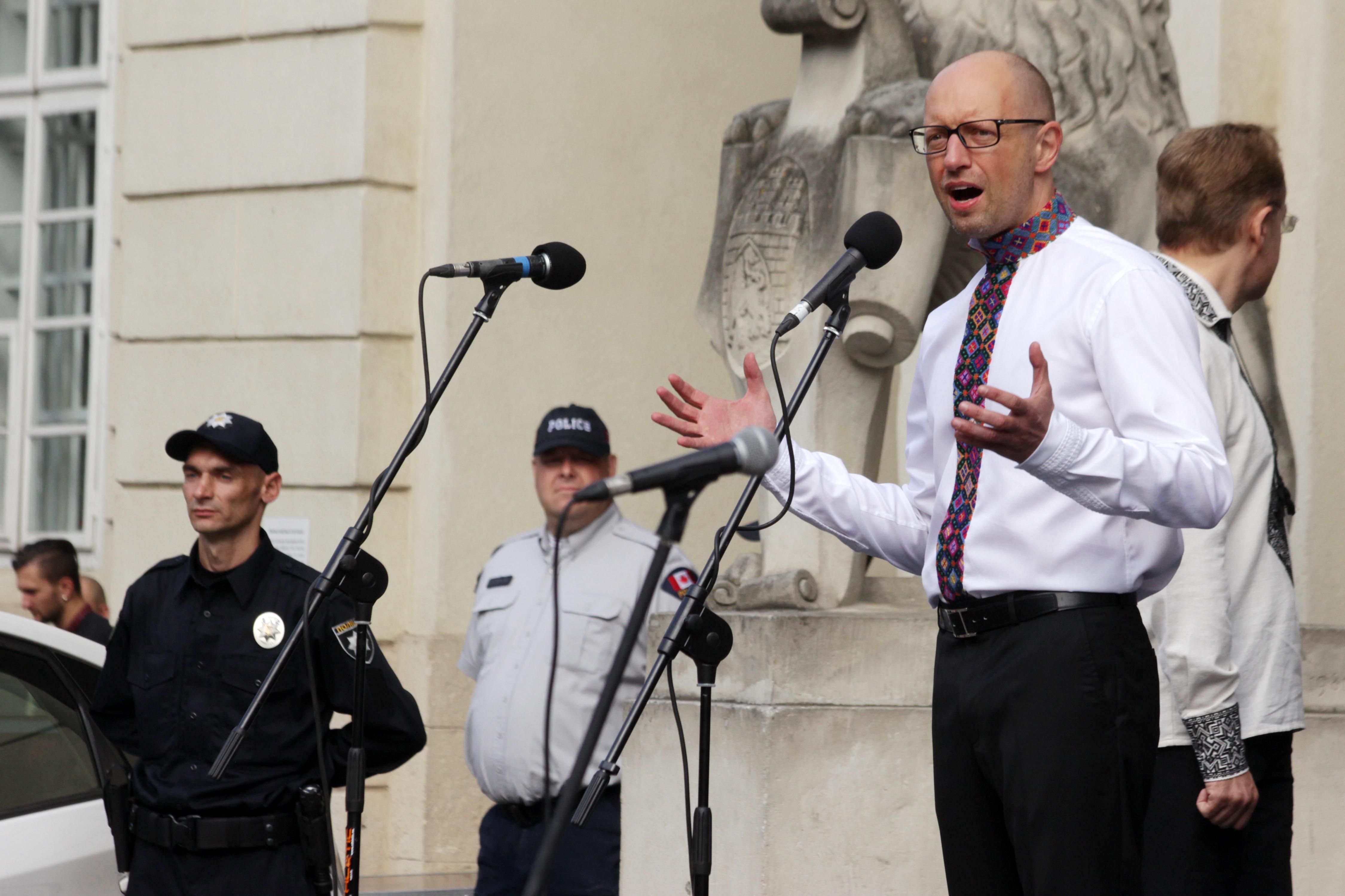 На скільки Яценюк збагатився за 2015 рік На скільки Яценюк збагатився за 2015 рік