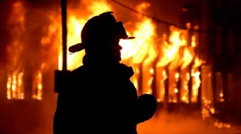 В Одесі прогримів вибух: на паркінгу пожежа В Одесі прогримів вибух: на паркінгу пожежа