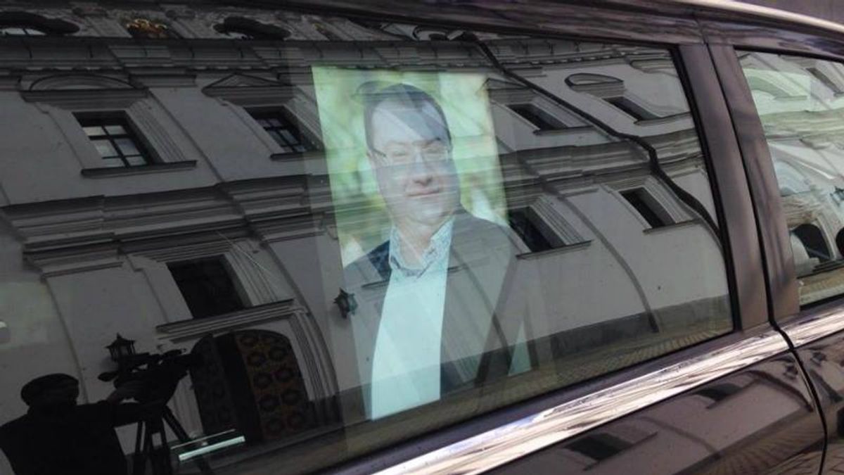 В Киеве прощаются с адвокатом Юрием Грабовским: опубликованы фото В Киеве прощаются с адвокатом Юрием Грабовским: опубликованы фото
