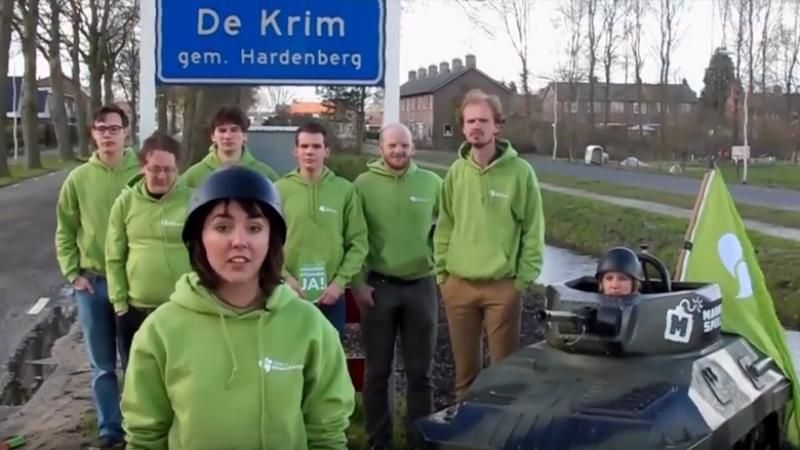 Зелені чоловічки й іграшкові танки: як заради України голландці окупували Крим Зелені чоловічки й іграшкові танки: як заради України голландці окупували Крим