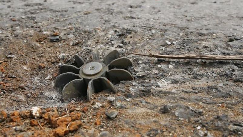 На окупованій Луганщині машина підірвалась на міні: загинули люди На окупованій Луганщині машина підірвалась на міні: загинули люди