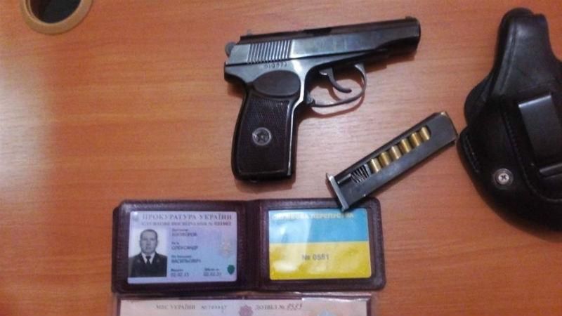Пьяный прокурор угрожал пистолетом в одном из кафе Одессы