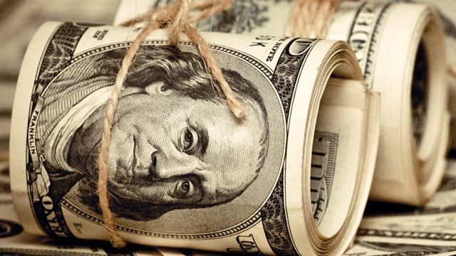 Нацбанк массово скупает доллары Нацбанк массово скупает доллары