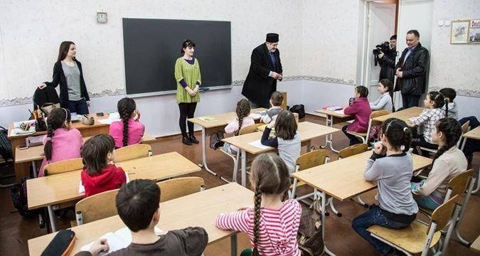 Спецкласс для крымских татар открыли в киевской школе
