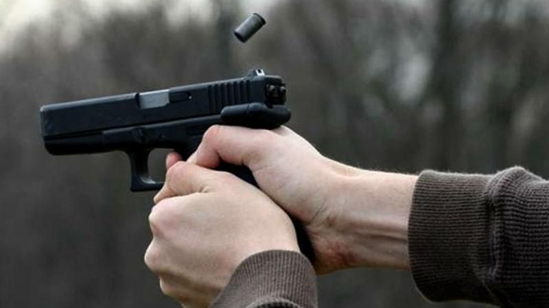 Беспокойство в Одессе: мужчина открыл огонь с пистолета в полицейских