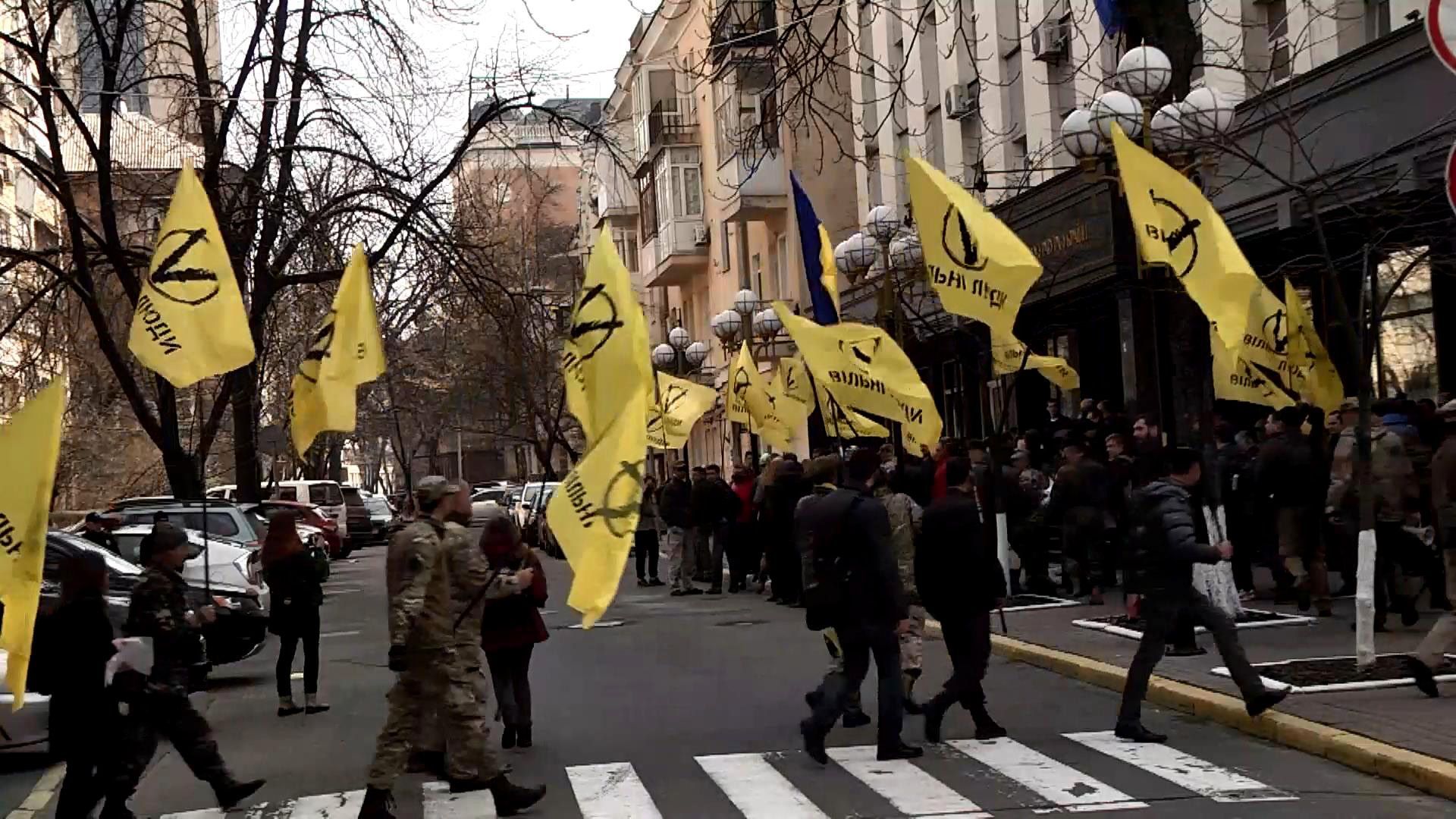 Медведчука за решетку: активисты устроили протест под ГПУ