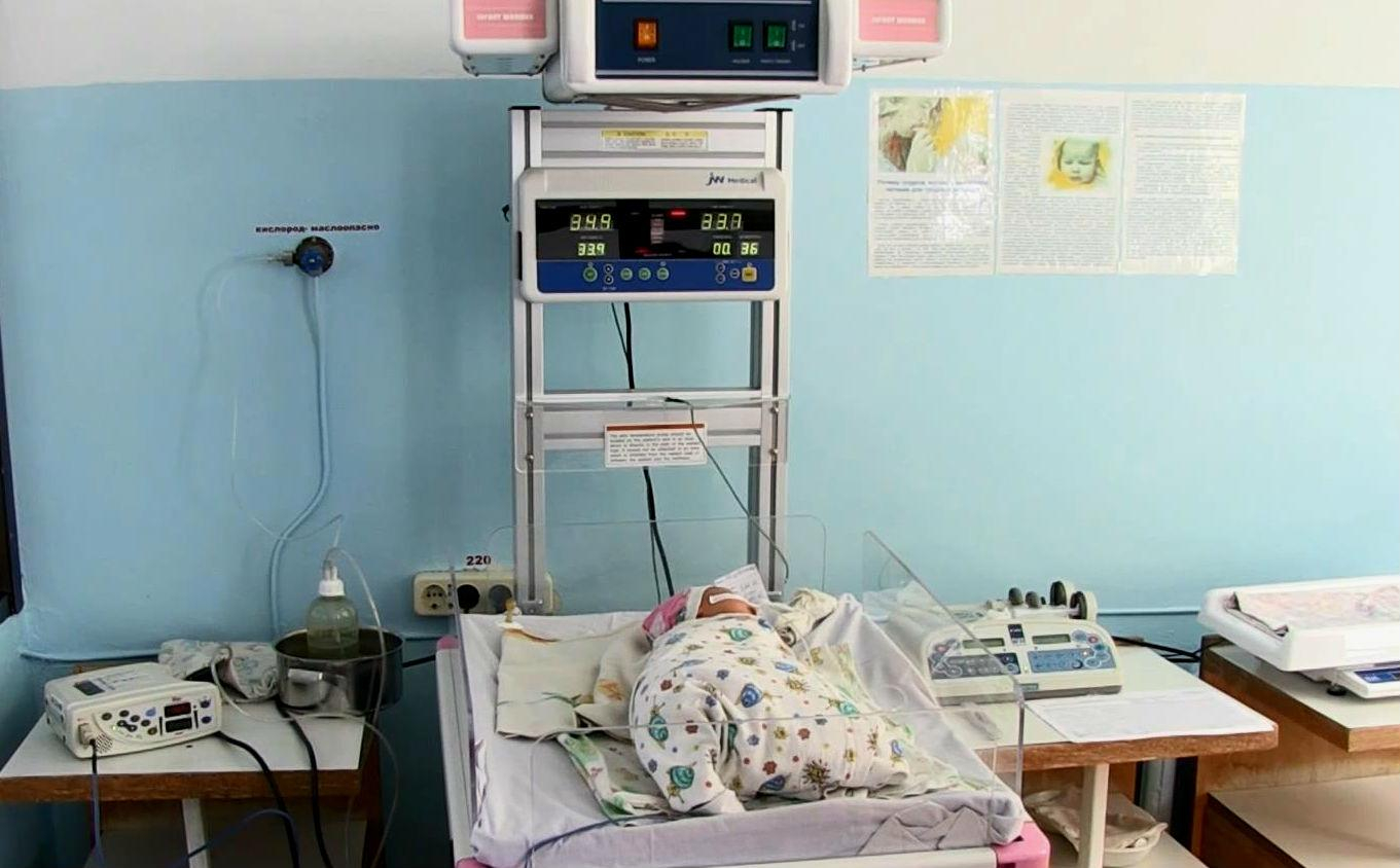 Ужас в Херсоне: в мусорнике нашли младенца с кляпом во рту