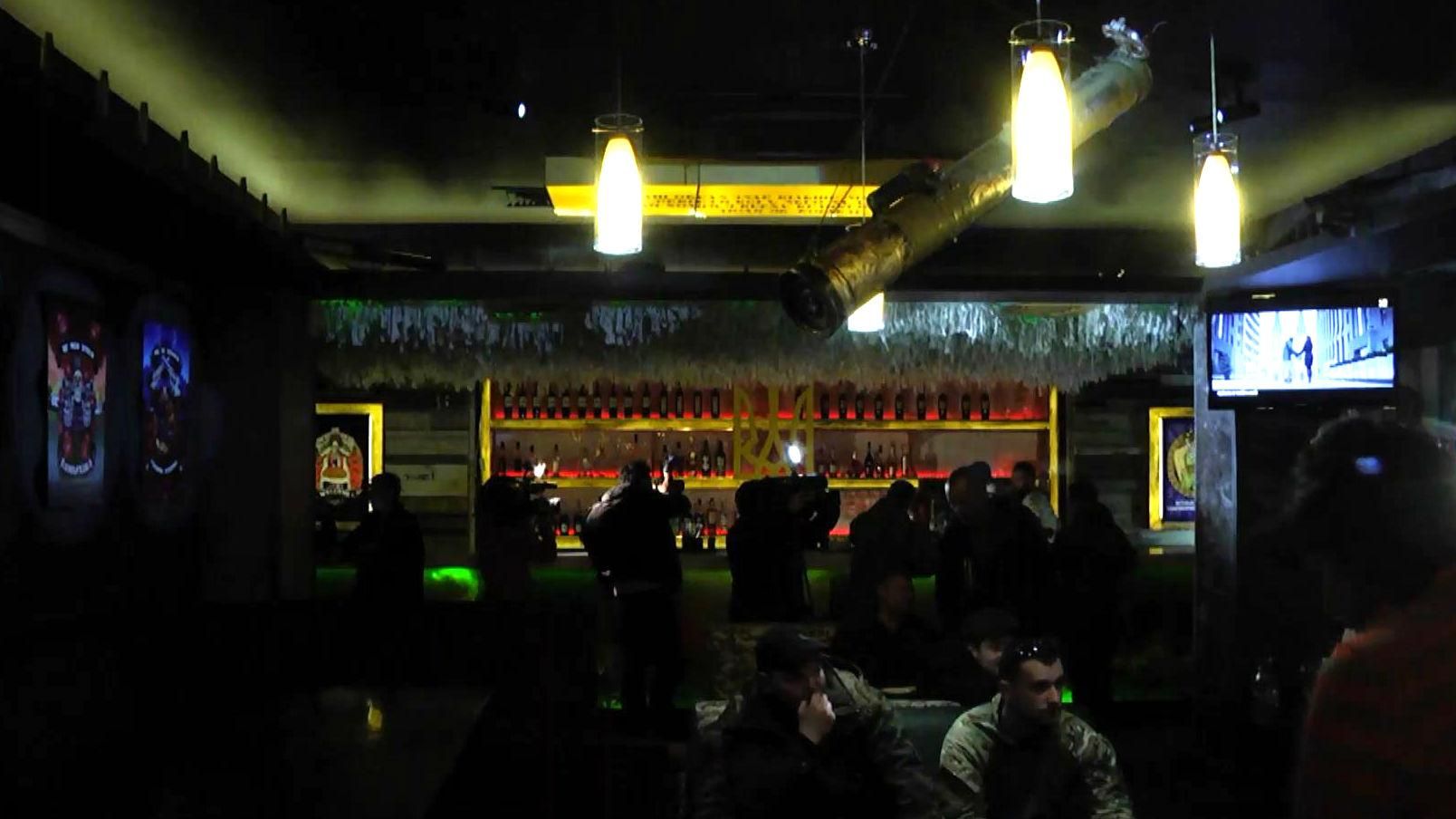 Власники скандального кафе на Майдані публічно пояснили свою позицію Власники скандального кафе на Майдані публічно пояснили свою позицію