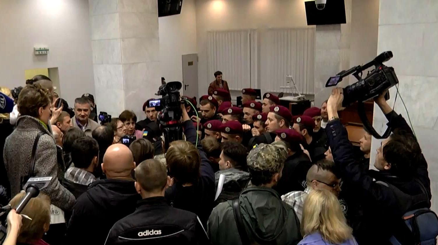 Потолкались и разошлись: как прошло очередное слушание по делу Краснова Потолкались и разошлись: как прошло очередное слушание по делу Краснова