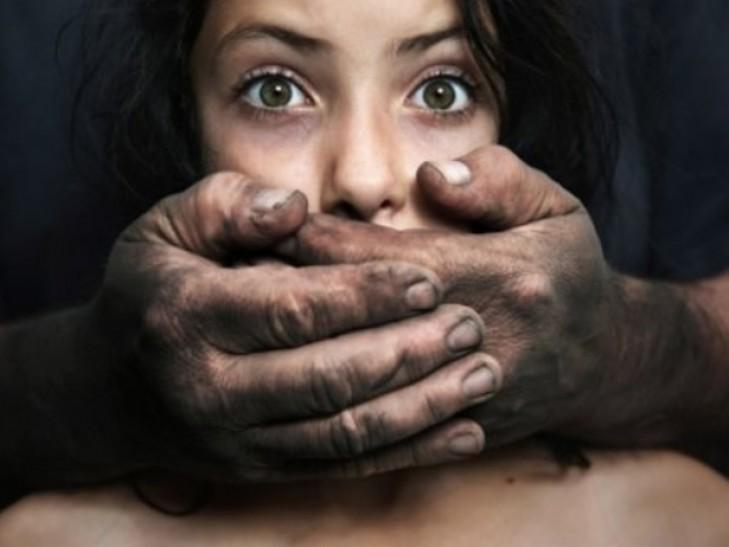 В США 4 мужчин изнасиловали 9-летнюю девочку