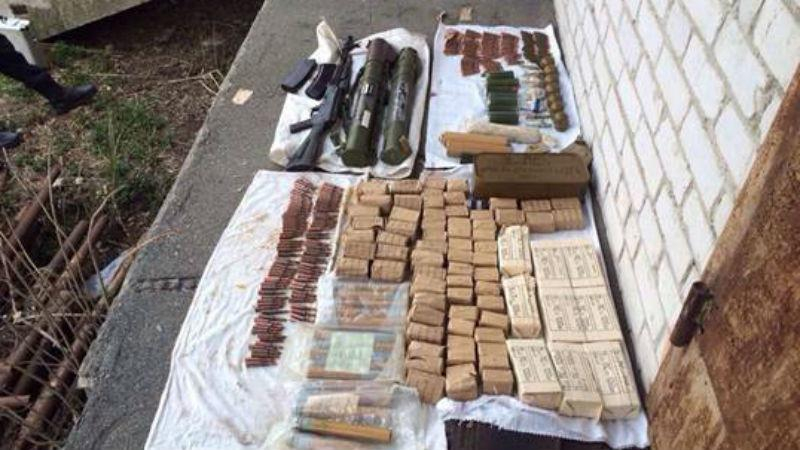 Мужчина хранил дома арсенал оружия с АТО, чтобы защититься от агрессора на Киевщине