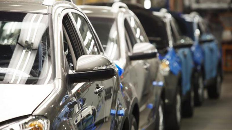 Яценюк поручил отменить пошлину на импортные автомобили, кроме российских