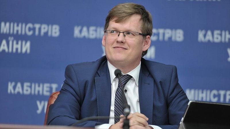 Кабмин анонсировал увеличение зарплат чиновников Кабмин анонсировал увеличение зарплат чиновников