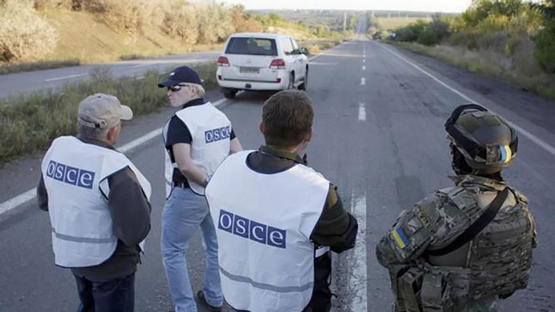 Автомобіль ОБСЄ потрапив під обстріл у зоні АТО