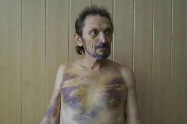 Чоловік, який в Донецьку молився за Україну, розповів про звірства терористів Чоловік, який в Донецьку молився за Україну, розповів про звірства терористів