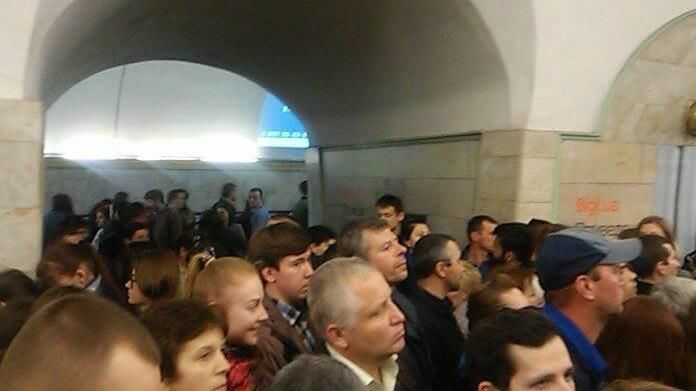 Киевское метро возобновило работу: взрывчатку так и не нашли