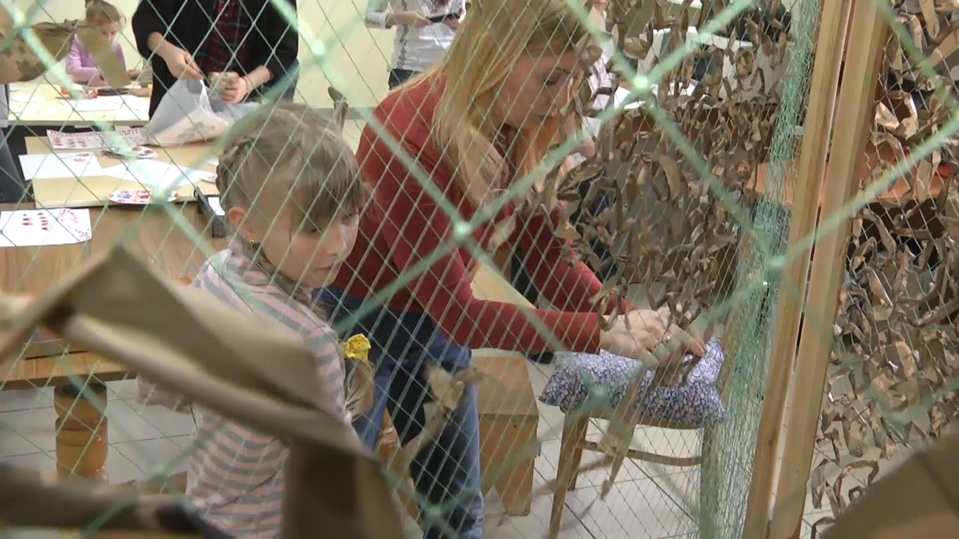 Малеча приготувала подарунки для бійців АТО Малеча приготувала подарунки для бійців АТО