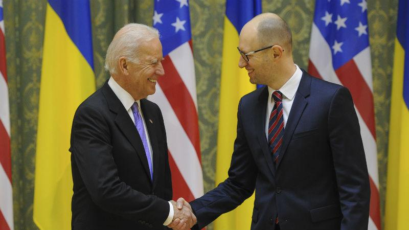 Яценюку звонил Байден: о чем говорили политики