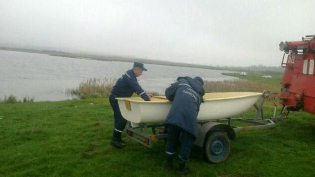 Во Львовской области перевернулась лодка с людьми: есть жертвы