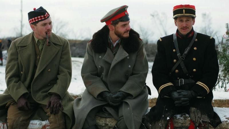 Фильм дня."Счастливого Рождества" — историческая драма о человечности, которая объединяет врагов Фильм дня."Счастливого Рождества" — историческая драма о человечности, которая объединяет врагов