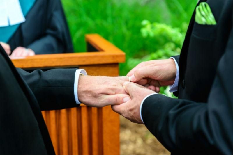 Церковное венчание однополых пар позволили в Норвегии Церковное венчание однополых пар позволили в Норвегии