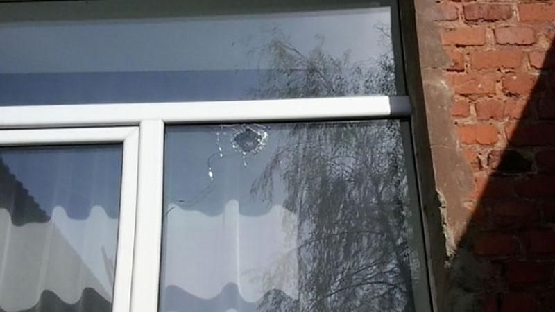 Бойовики обстріляли школу в Авдіївці: з'явились фото Бойовики обстріляли школу в Авдіївці: з'явились фото