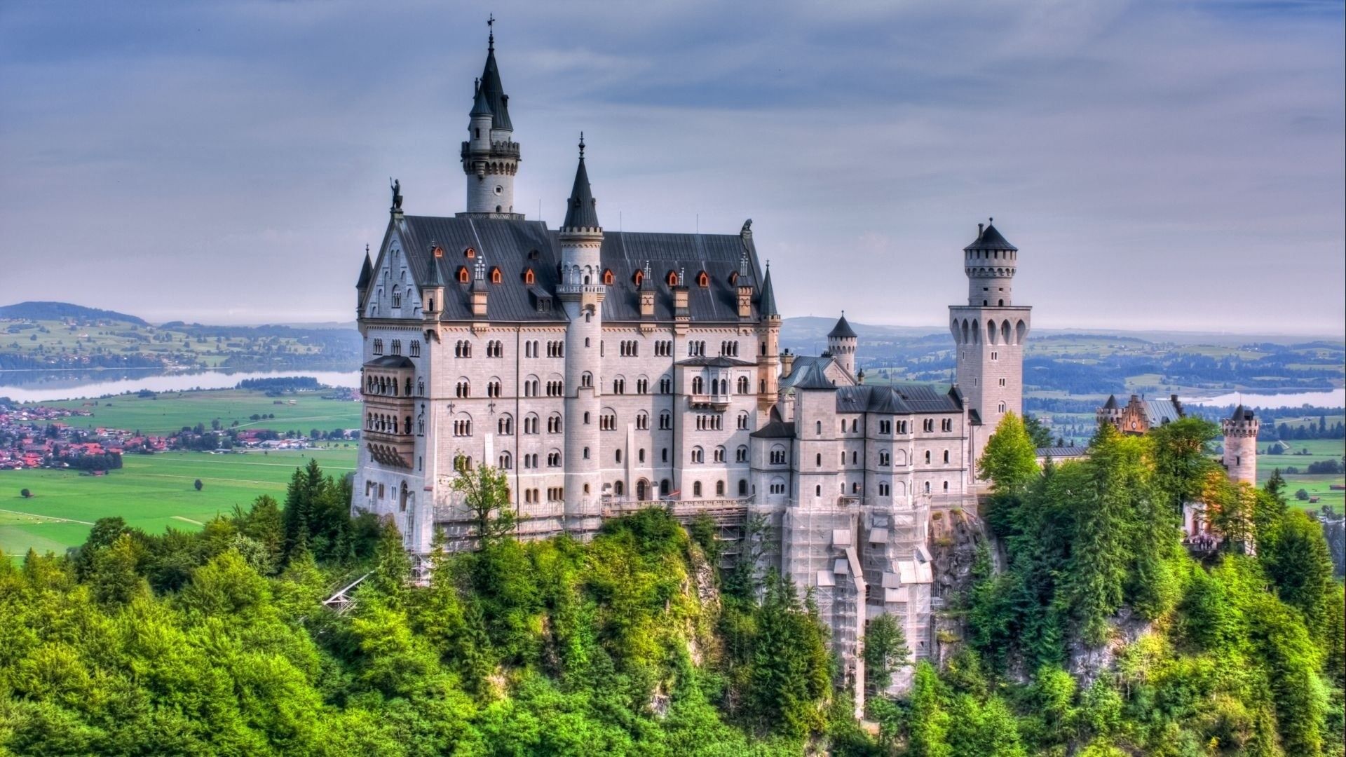 ТОП-5 самых удивительных замков Европы