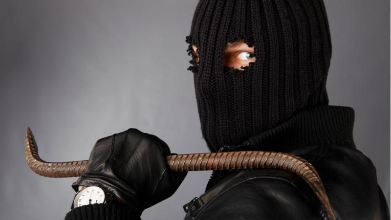 Озброєний чоловік пограбував банк у Києві Озброєний чоловік пограбував банк у Києві