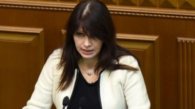 Нардеп від Порошенка придбала машину вартістю у 10 річних доходів Нардеп від Порошенка придбала машину вартістю у 10 річних доходів