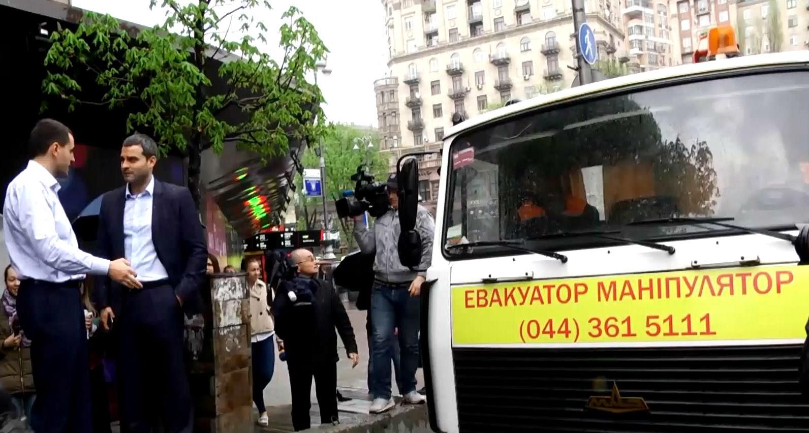 Київські чиновники влаштували показову псевдоевакуацію Київські чиновники влаштували показову псевдоевакуацію