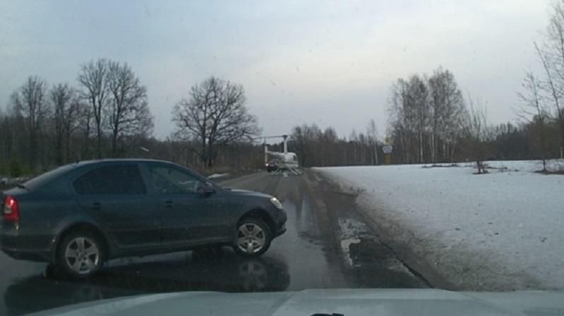 Абсолютний VIP: у Росії вертоліт священика приземлився посеред дороги