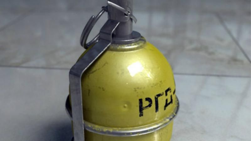 П'яний чоловік підірвав гранату біля кафе у Києві П'яний чоловік підірвав гранату біля кафе у Києві