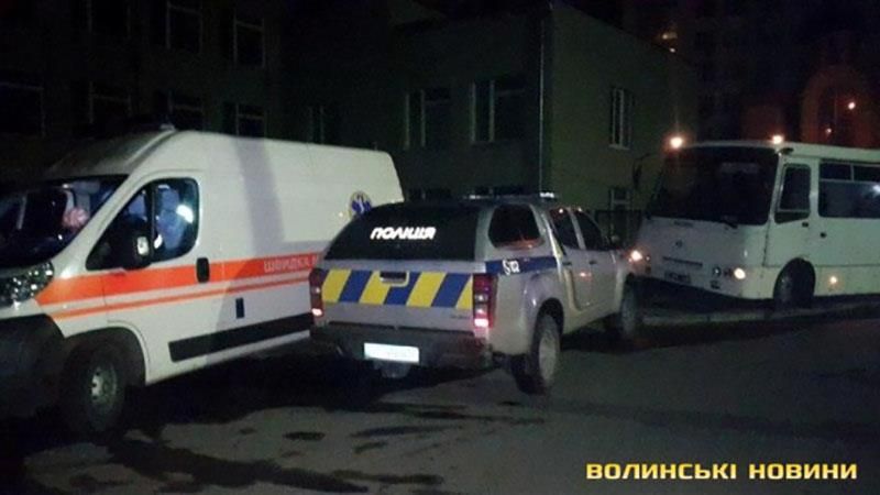 Бунт у Луцькому СІЗО: в'язні масово порізали вени Бунт у Луцькому СІЗО: в'язні масово порізали вени