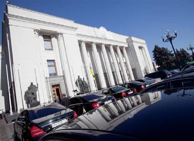 Автосалон Верховной Рады: на чем ездят и что скрывают депутаты Автосалон Верховной Рады: на чем ездят и что скрывают депутаты