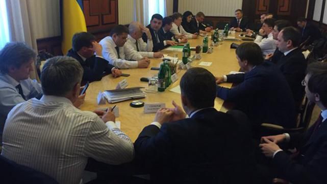 Новий уряд зібрався на свою першу нараду Новий уряд зібрався на свою першу нараду