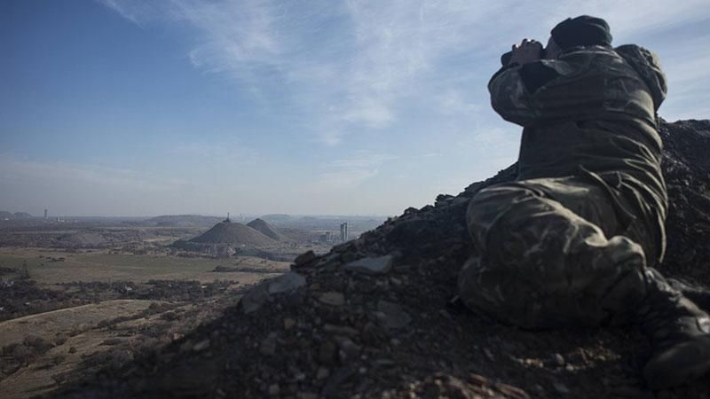 Украинский снайпер не на шутку напугал террористов под Марьинкой Украинский снайпер не на шутку напугал террористов под Марьинкой