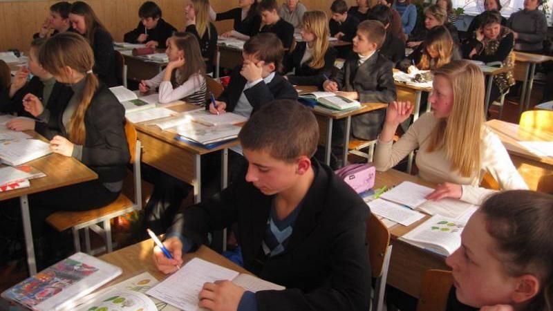 Новый министр образования пообещала ученикам 12-летнее обучение