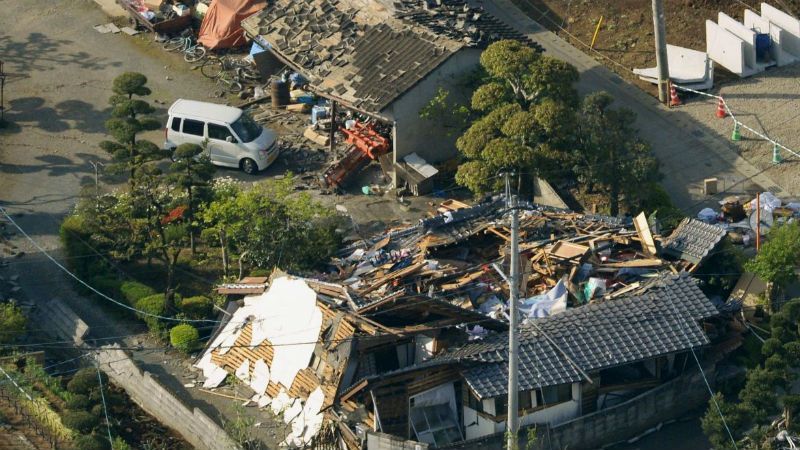 Потужний землетрус в Японії забрав життя щонайменше 9 осіб, сотні людей поранені