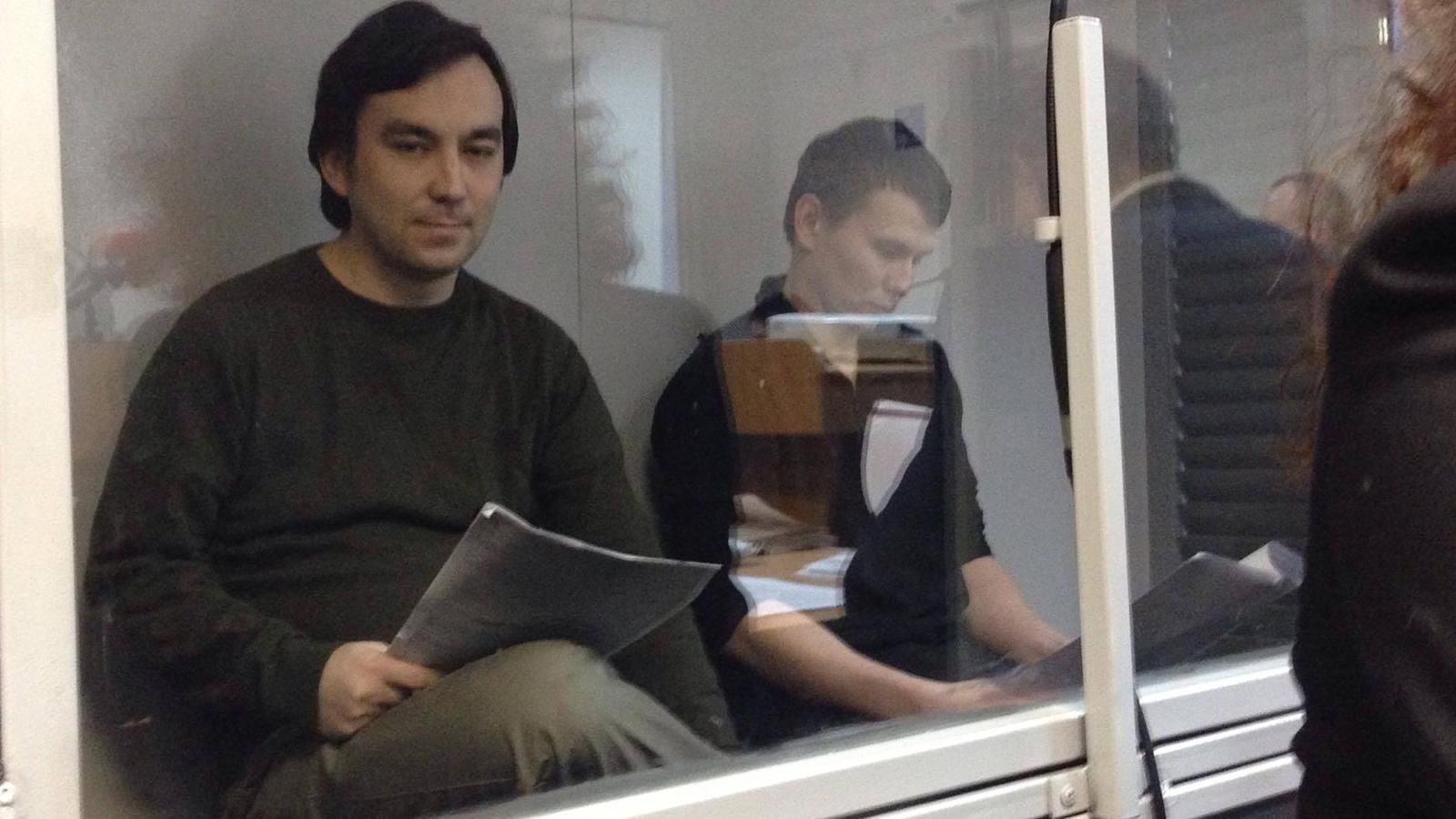 Прокуроры требуют 15 лет тюрьмы для российских ГРУшников, задержанных под Счастьем Прокуроры требуют 15 лет тюрьмы для российских ГРУшников, задержанных под Счастьем