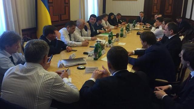 Кутовий розповів, про що новий Кабмін говорив на першій урядовій нараді Кутовий розповів, про що новий Кабмін говорив на першій урядовій нараді