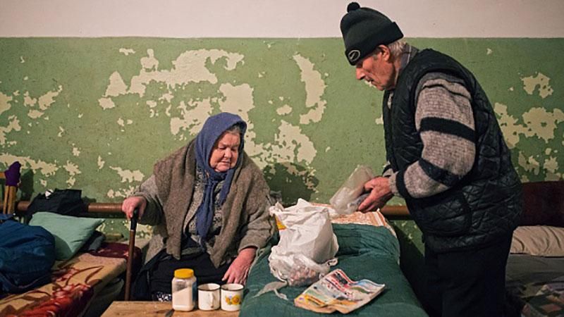 Чи потрібно платити пенсії жителям окупованого Донбасу? Ваша думка Чи потрібно платити пенсії жителям окупованого Донбасу? Ваша думка