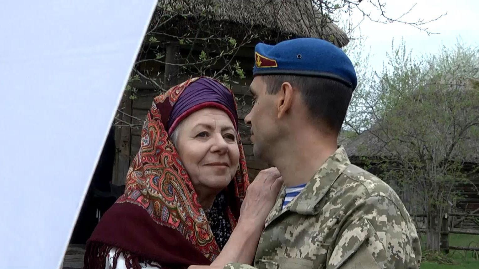 Уникальный фотопроект волонтеров: как война изменила жизнь украинцев