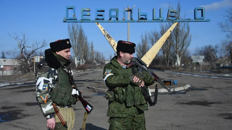 Подкрепление из России: целый эшелон с танками и "Градами" прибыл в оккупированный Дебальцево