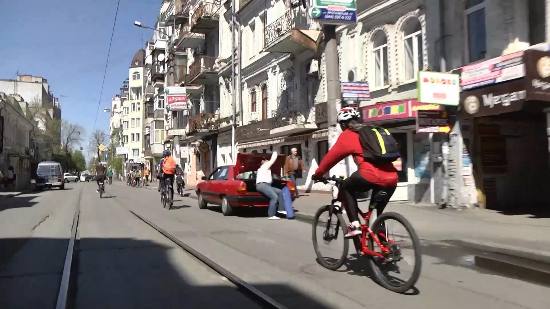 У Києві стартували безкоштовні курси для велосипедистів У Києві стартували безкоштовні курси для велосипедистів