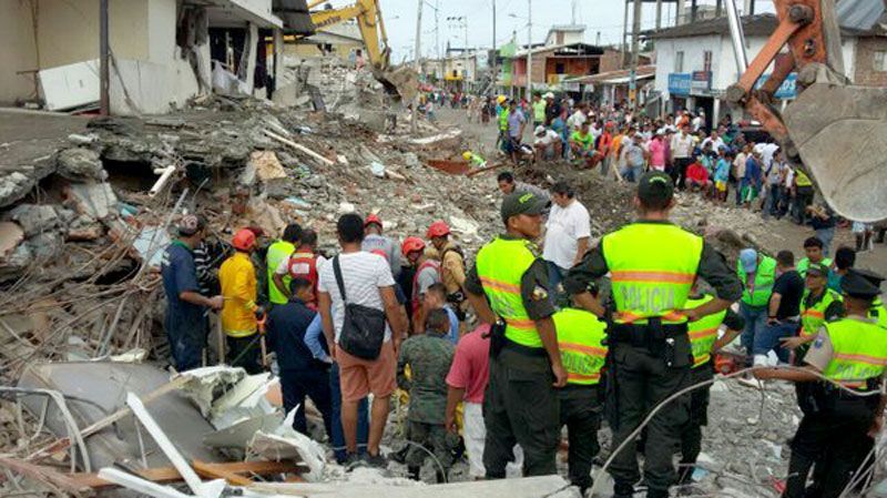 Мощное землетрясение в Эквадоре: известно о 233 жертвах и массовых разрушениях
Мощное землетрясение в Эквадоре: известно о 233 жертвах и массовых разрушениях