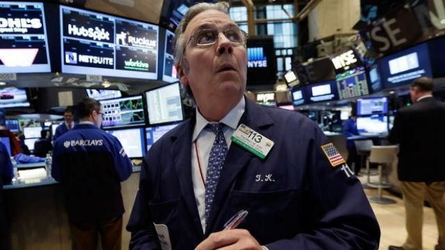 Нефть резко поползла вниз после провальных переговоров нефтеэкспортеров Нефть резко поползла вниз после провальных переговоров нефтеэкспортеров