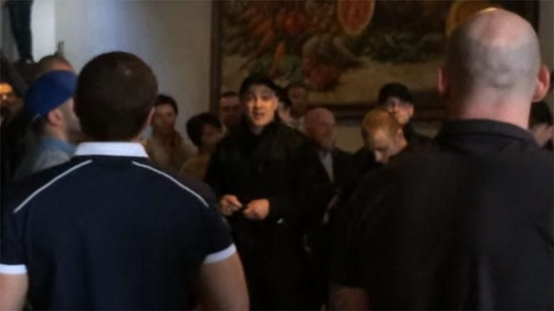 Вони нелюди, — охорона Добкіна про харківських активістів Вони нелюди, — охорона Добкіна про харківських активістів