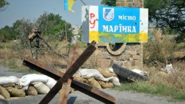 Снайперская дуэль под Марьинкой. Украинский боец ловко уничтожил врага Снайперская дуэль под Марьинкой. Украинский боец ловко уничтожил врага